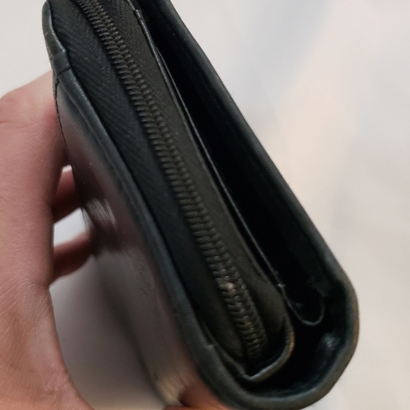 Buxton Black Leather Full Size Wallet Top Grain Cowhide Zip Around Checkbook - Picture 7 of 10